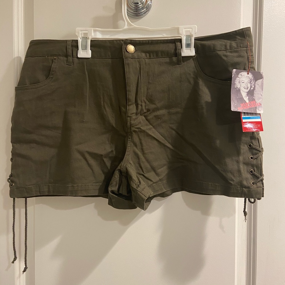 Marilyn Monroe Shorts Olive Size 33 3 for $20